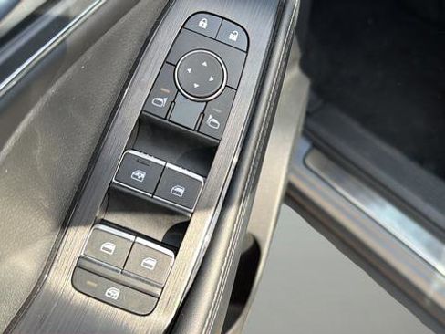 Used 2024 Nissan Rogue Platinum w/ Platinum Premium Package image 18