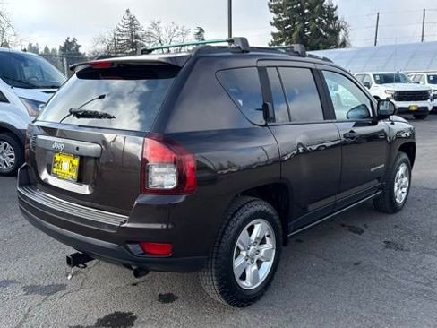 Used 2014 Jeep Compass Sport image 4
