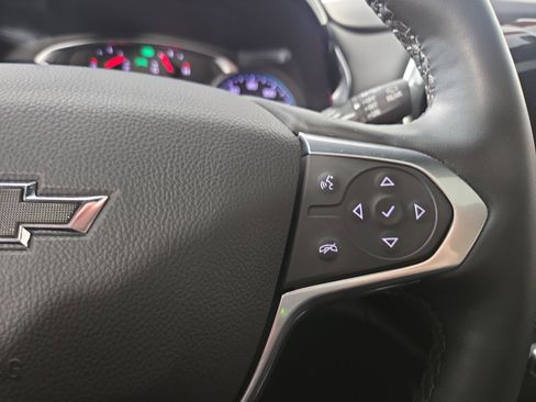 Used 2023 Chevrolet Traverse RS image 17