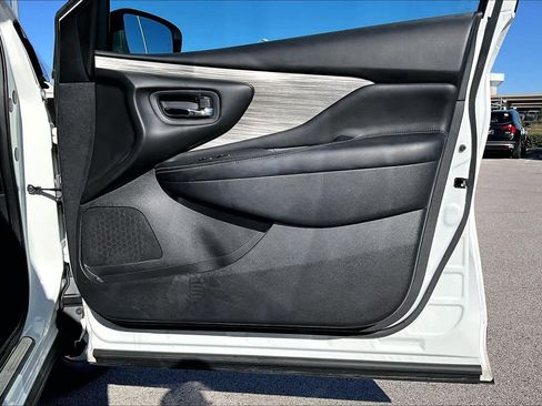 Used 2017 Nissan Murano S w/ Navigation Package image 21