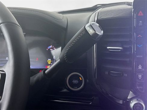 New 2025 RAM 3500 Limited w/ Towing Technology Group image 12