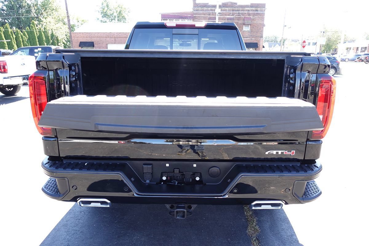 Used 2023 GMC Sierra 1500 AT4 w/ AT4 Preferred Package AWD/4WD image 30