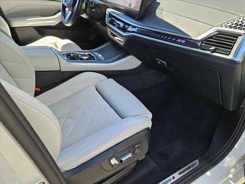 Used 2025 BMW X5 xDrive40i w/ M Sport Package AWD/4WD image 20