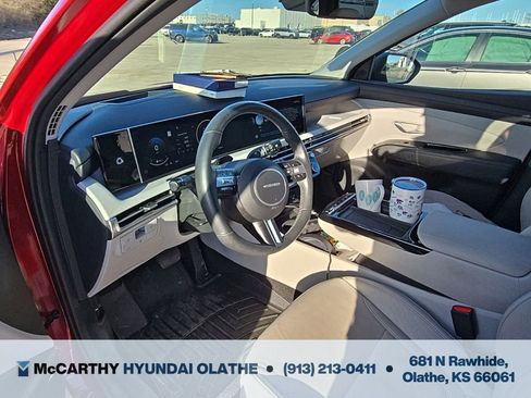 Used 2025 Hyundai Tucson Limited AWD/4WD image 3