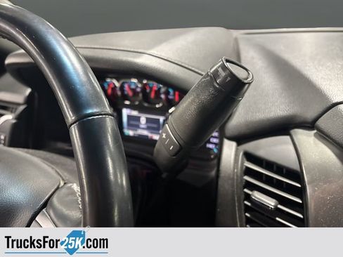 Used 2015 Chevrolet Suburban LT w/ Luxury Package image 24