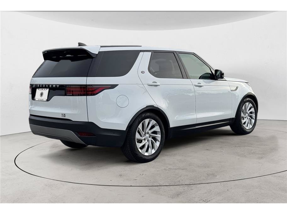Used 2024 Land Rover Discovery S AWD/4WD image 5