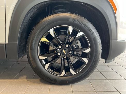 Used 2023 Chevrolet TrailBlazer LT FWD image 12