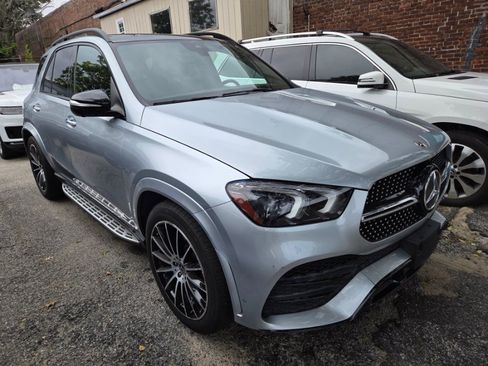 Used 2022 Mercedes-Benz GLE 350 4MATIC w/ AMG Line Exterior image 3