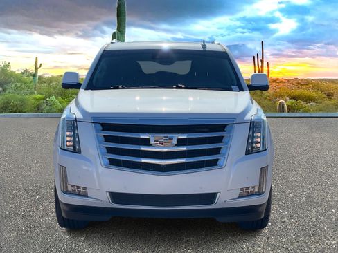 Used 2020 Cadillac Escalade Luxury image 6