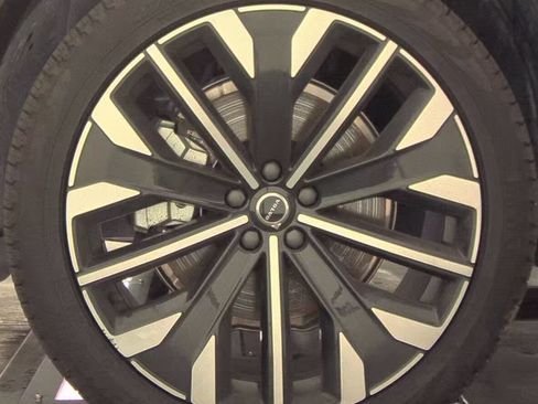 Used 2025 Volvo XC90 B5 Plus AWD/4WD image 26