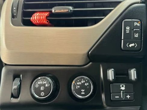 Used 2015 GMC Yukon XL Denali w/ Open Road Package image 43