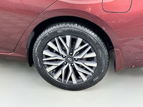 Used 2023 Nissan Altima 2.5 SV image 9