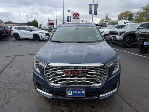 Used 2024 GMC Terrain Denali w/ Denali Premium Package AWD/4WD image 11