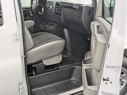 Used 2024 Chevrolet Express 2500 w/ Driver Convenience Package RWD image 20