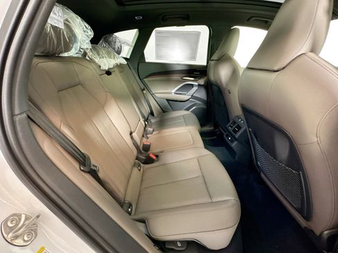 New 2025 Audi Q5 Premium Plus image 24