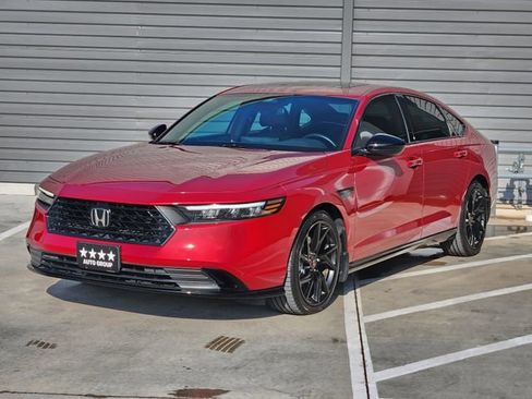 Used 2025 Honda Accord Sport image 4