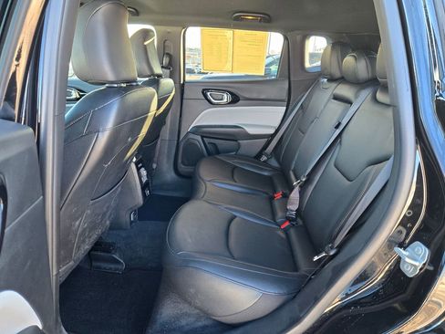Used 2024 Jeep Compass Limited image 28