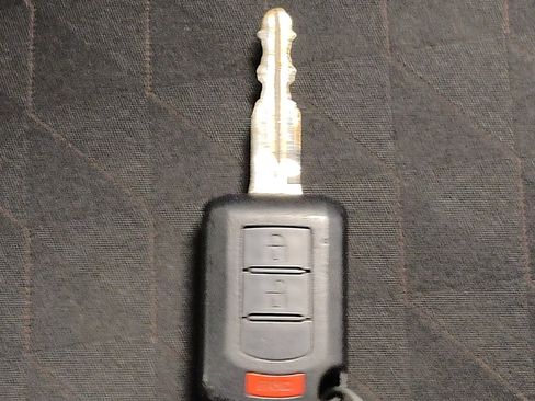 Used 2021 Mitsubishi Mirage SE image 32