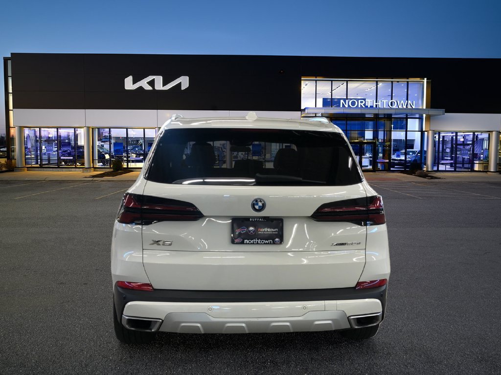 Used 2024 BMW X5 xDrive50e AWD/4WD image 5