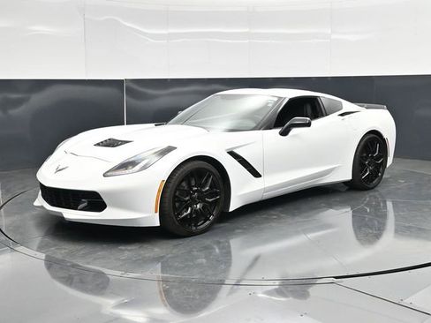 Used 2016 Chevrolet Corvette Stingray Coupe RWD image 3