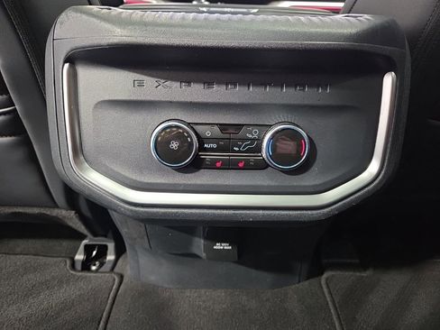 Used 2025 Ford Expedition Max Platinum AWD/4WD image 12