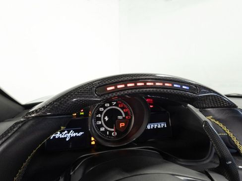 Used 2020 Ferrari Portofino RWD image 25