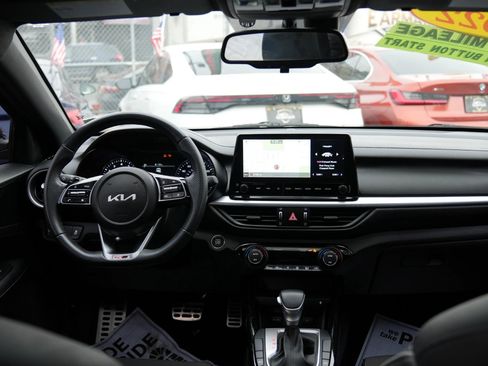 Used 2022 Kia Forte GT-Line w/ GT-Line Premium Package image 15