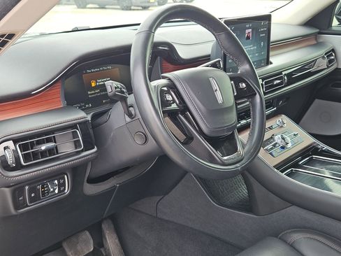 Used 2023 Lincoln Aviator Reserve w/ Equipment Group 201A image 10