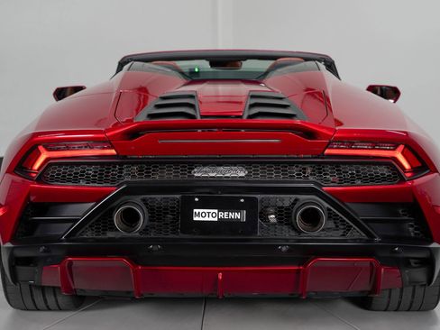 Used 2021 Lamborghini Huracan EVO image 7