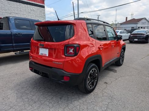 Used 2016 Jeep Renegade Trailhawk w/ Premium Trailhawk Package AWD/4WD image 6