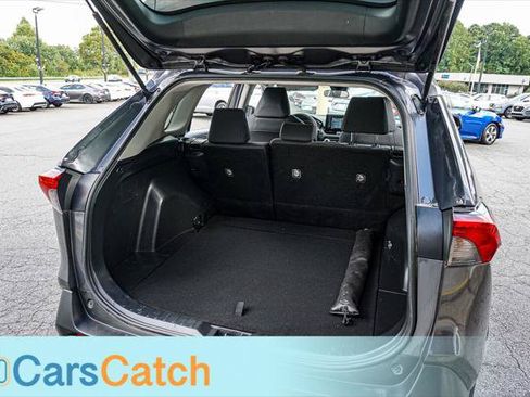 Used 2020 Toyota RAV4 LE FWD image 37
