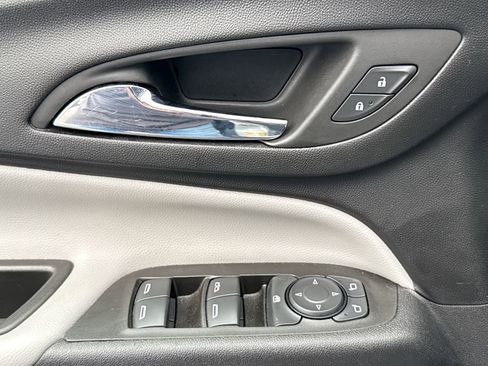 Used 2022 Chevrolet Equinox LT FWD image 24