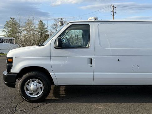 Used 2014 Ford E-250 and Econoline 250 w/ Power Group image 5
