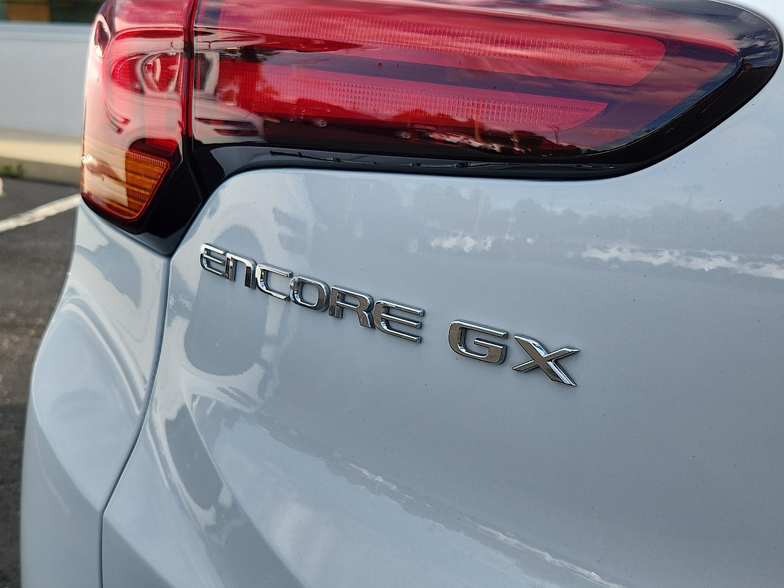 Certified 2024 Buick Encore GX Preferred FWD image 30