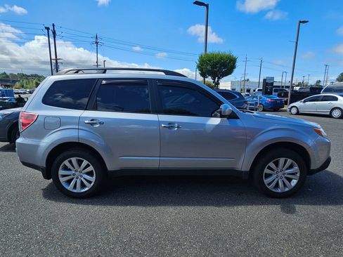 Used 2012 Subaru Forester 2.5X Premium w/ All-Weather Pkg AWD/4WD image 6