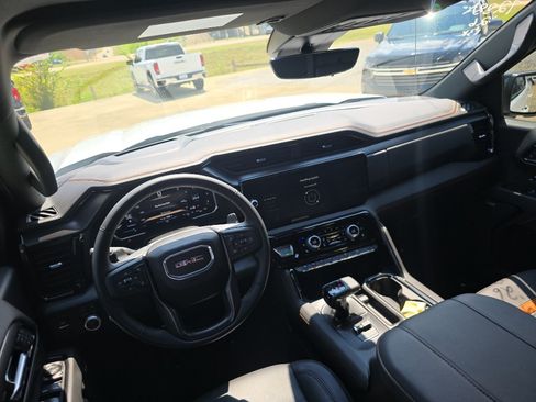 Used 2026 GMC Sierra 1500 AT4 w/ AT4 Premium Package AWD/4WD image 10
