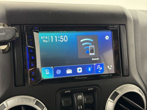 Used 2015 Jeep Wrangler Unlimited Sahara w/ Max Tow Package image 20