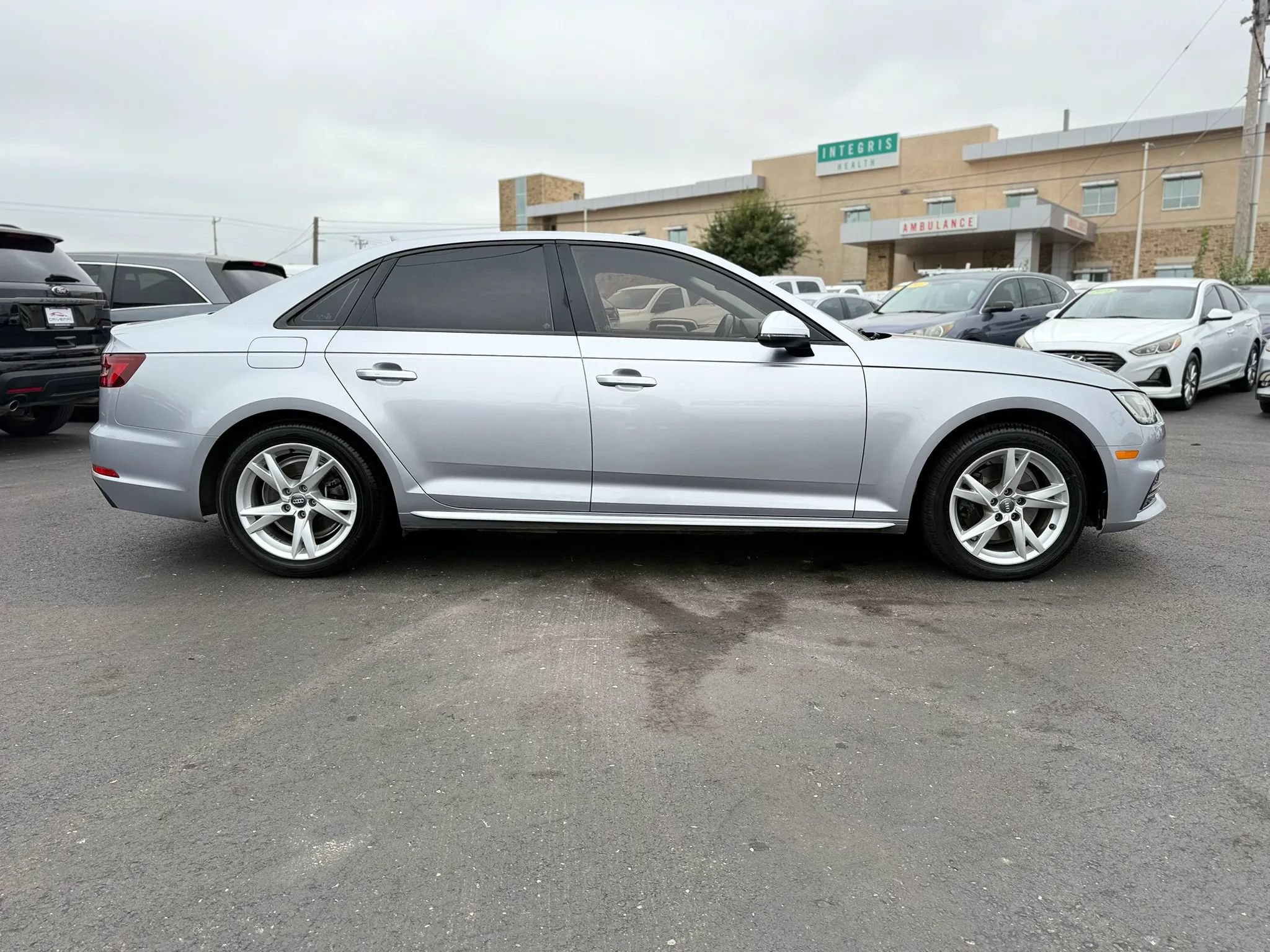 Used 2018 Audi A4 2.0T Ultra Premium w/ Convenience Package FWD image 2