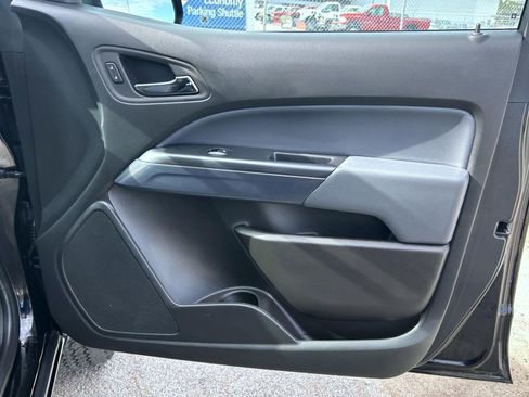 Used 2022 Chevrolet Colorado Z71 image 16