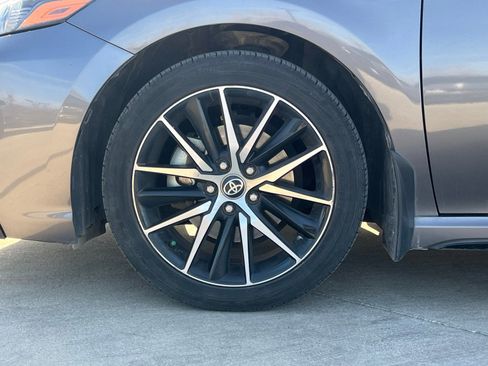 Used 2023 Toyota Camry SE image 8