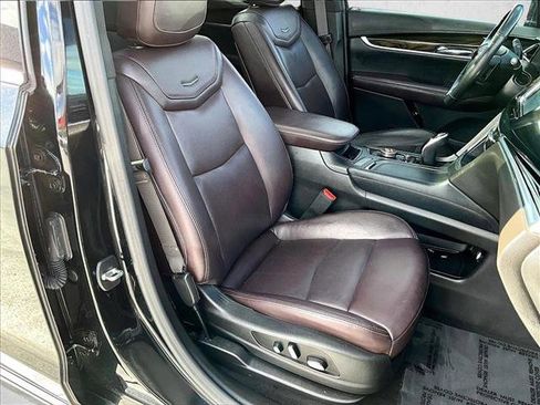 Used 2022 Cadillac XT6 Premium Luxury w/ Technology Package image 9