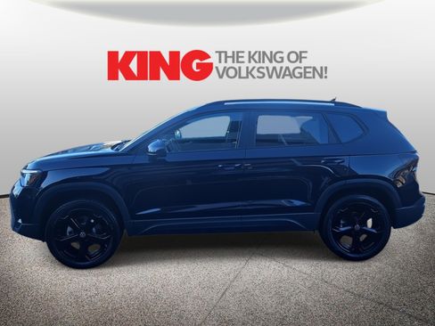 New 2026 Volkswagen Taos SE image 7