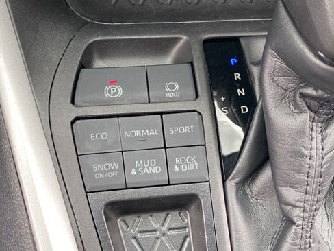 Used 2023 Toyota RAV4 XLE AWD/4WD image 19
