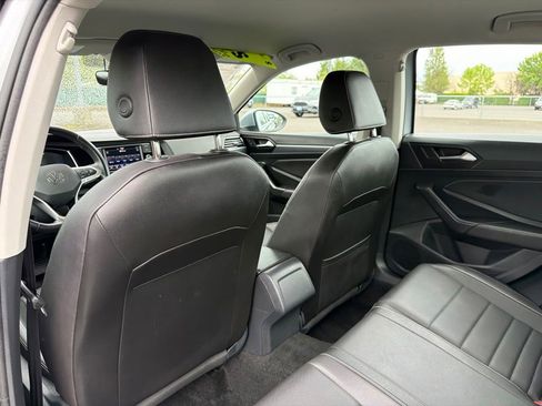 Used 2024 Volkswagen Jetta SE FWD image 32