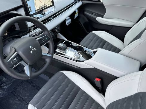 New 2026 Mitsubishi Outlander SE AWD/4WD image 10