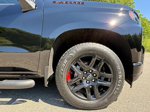 Used 2021 Chevrolet Silverado 1500 RST w/ Redline Edition AWD/4WD image 10