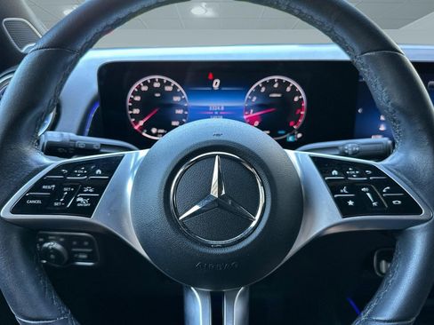 Certified 2024 Mercedes-Benz GLB 250 4MATIC image 18