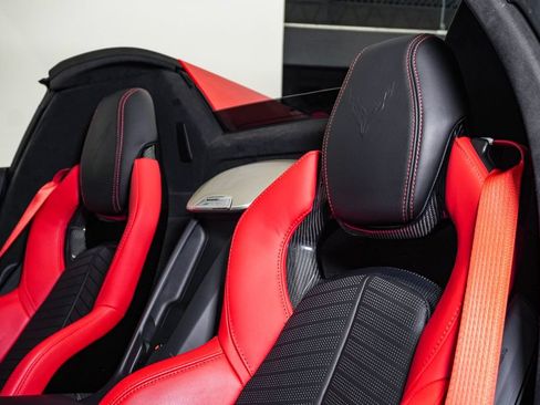 Used 2024 Chevrolet Corvette Z06 RWD image 25