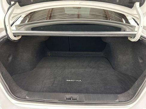 Used 2022 Nissan Sentra SR w/ SR Premium Package FWD image 27