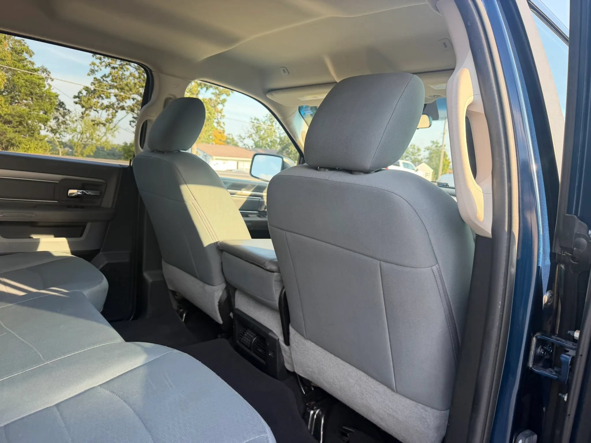 Used 2020 RAM 1500 Classic SLT AWD/4WD image 44